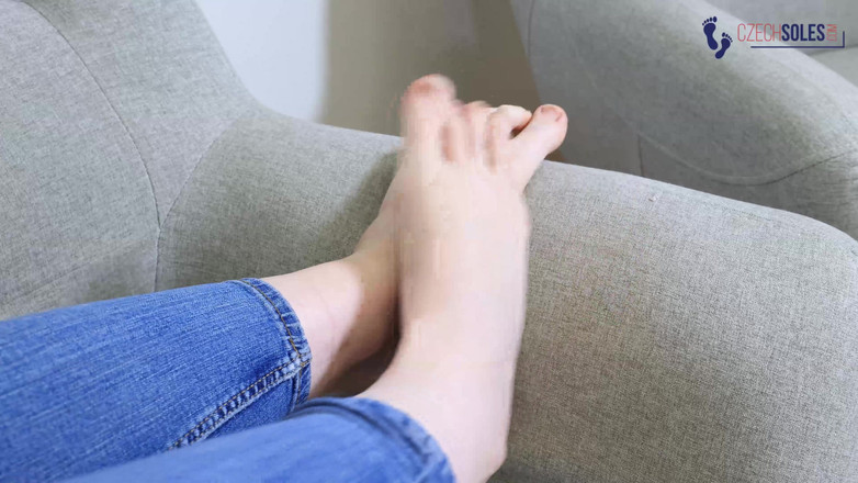 Czech Soles - foot fetish content: 姜的痛苦，臭和汗的大脚