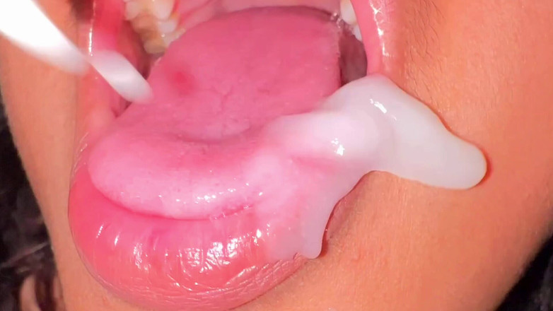 Aria Mia: Desi Randi Sali Apne Jija Ko Lund Chuste Pani Nikal...