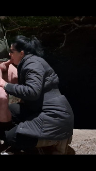 Amatorskie obciąganie na zewnątrz