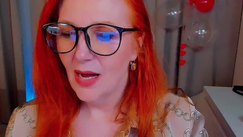 Almaz FireFox: 50개 이상의 우아한 성숙한 빨간 머리 소녀 에로 게임.