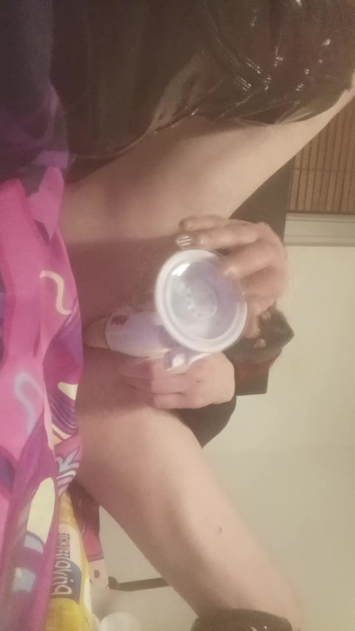 JujuTV: Sissy esclave,, bottes, vibromasseur, masturbation anale