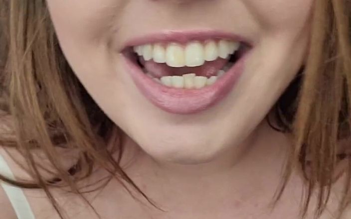 KinkyKatie: Aku lagi asik menggodamu hari ini!