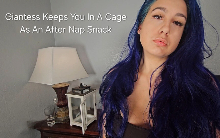 Freya Reign: La gigantessa ti tiene in una gabbia come uno spuntino...