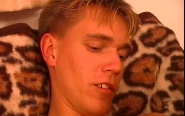 Gay 90's Vintage Porn: Des hommes audacieux en flux rythmique 4