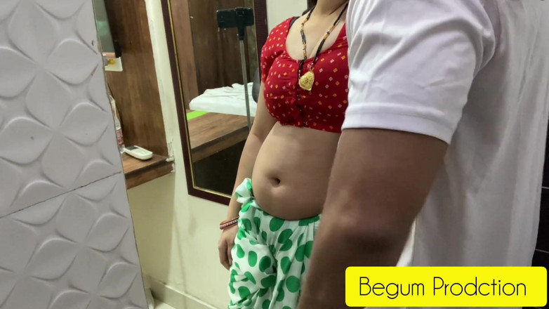 Rukshaar Begum: Une bhabhi baise avec un tailleur dans son magasin