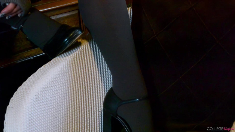 College Uniform: V šedé barvě s Tamsinem K