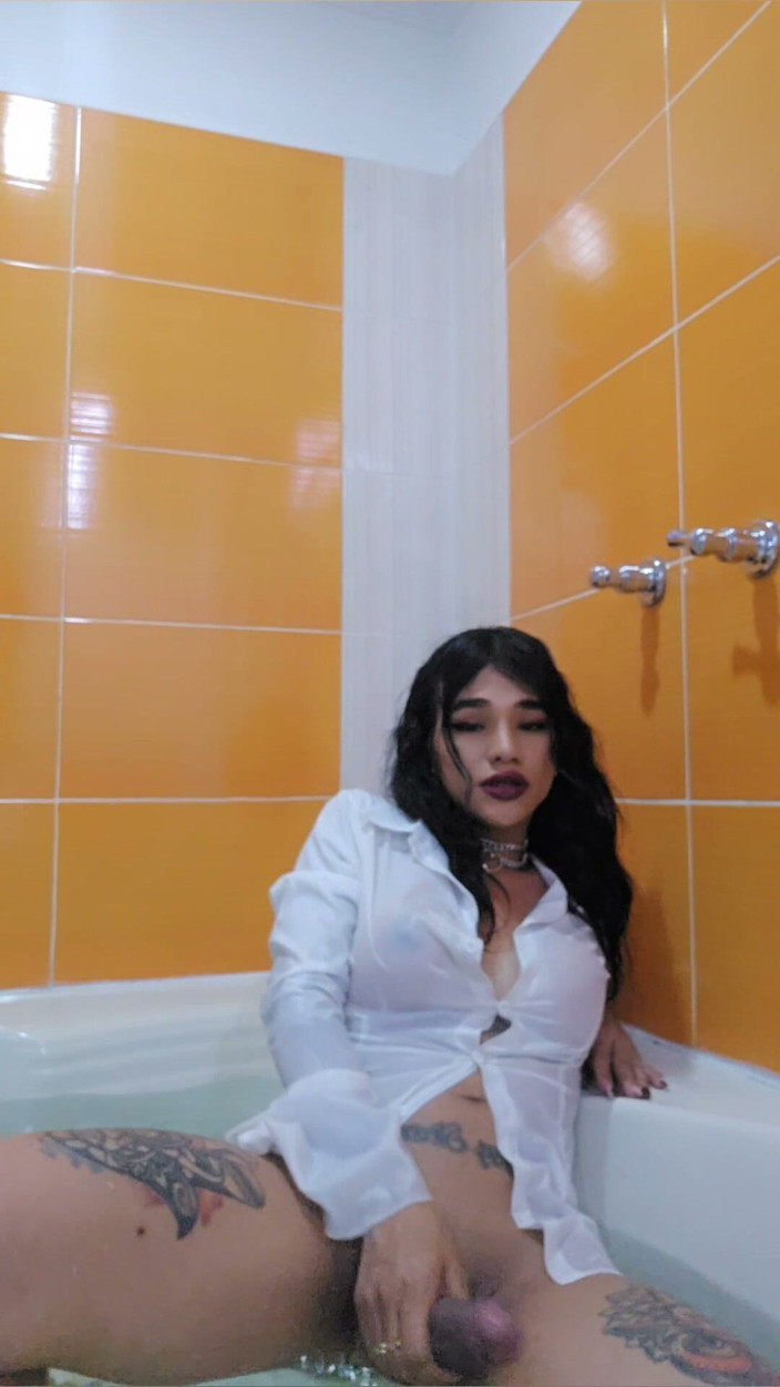 Melimejia: Spelen met mijn grote harde lul in het bad