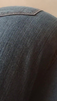 Chica Gordita De Grandes Tetas Naturales Pedos Sobre Ti En Jeans