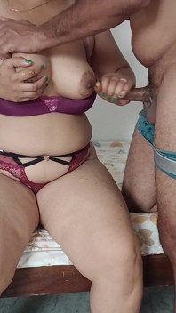 배다른 아들에게 자위하고 젖탱이에 사이먼을 따먹는 새엄마