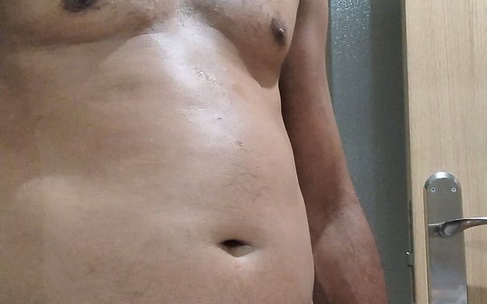 Boy top Amador: स्नान से पहले बहुत तनाव के साथ