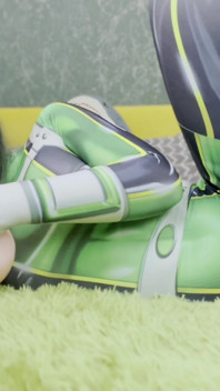 Mha: Froppy ha ricevuto una bambola del sesso hentai come regalo da un fan pazzo