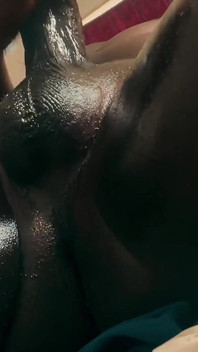 Haar echte dildo enorme grote zwarte lul strelen totdat het klaarkomt deel 2