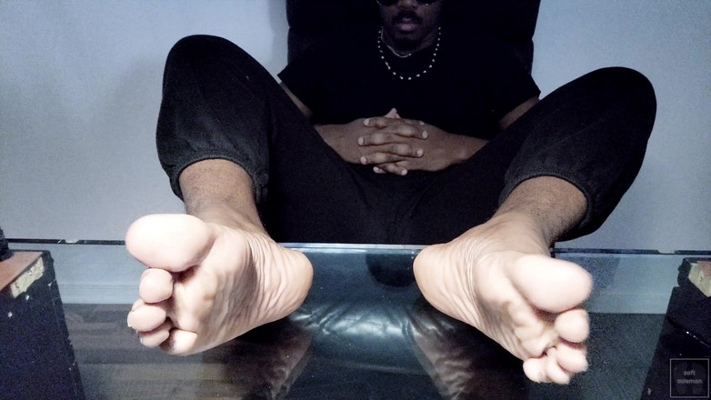 Soft Soleman: Jag exponerar mina glänsande maskulina sulor (2025)