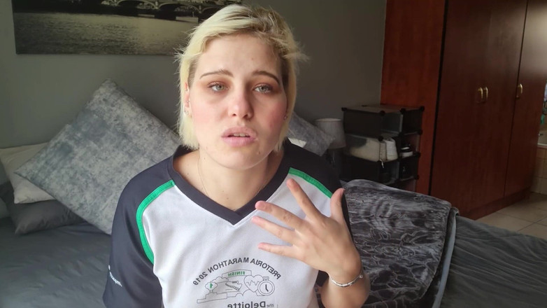 domslutfucker: ブロンドはあなたの小さなチンコ、間接的な別れに関わりたくない