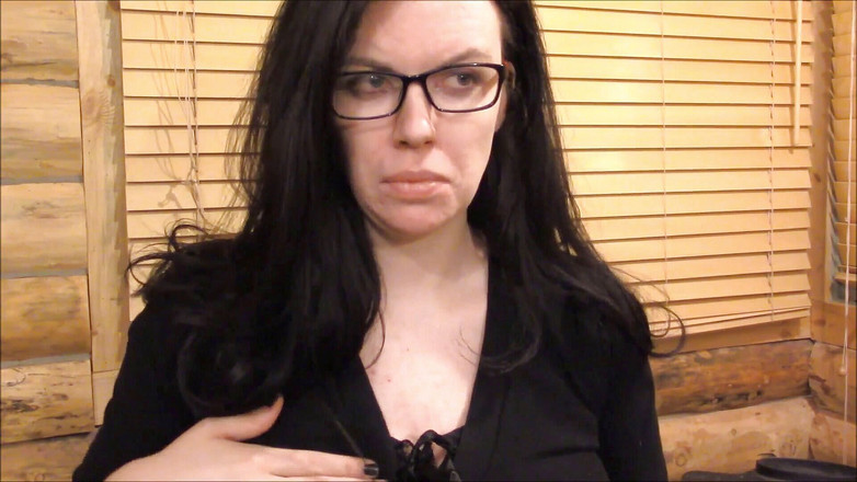 Lovely Lilith: Le mie tette esplodano al lavoro