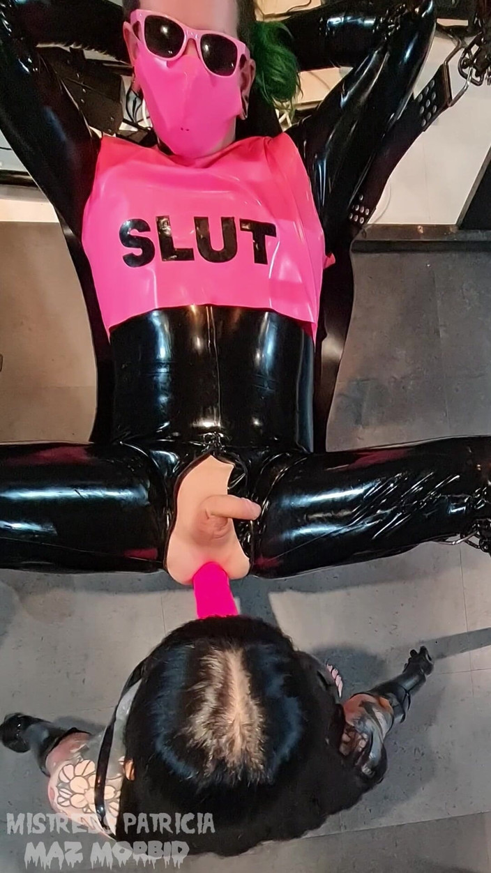 KinkyFemdomTV: मालकिन Patricia की विशेषता के ऊपर गहराई से प्रशिक्षण