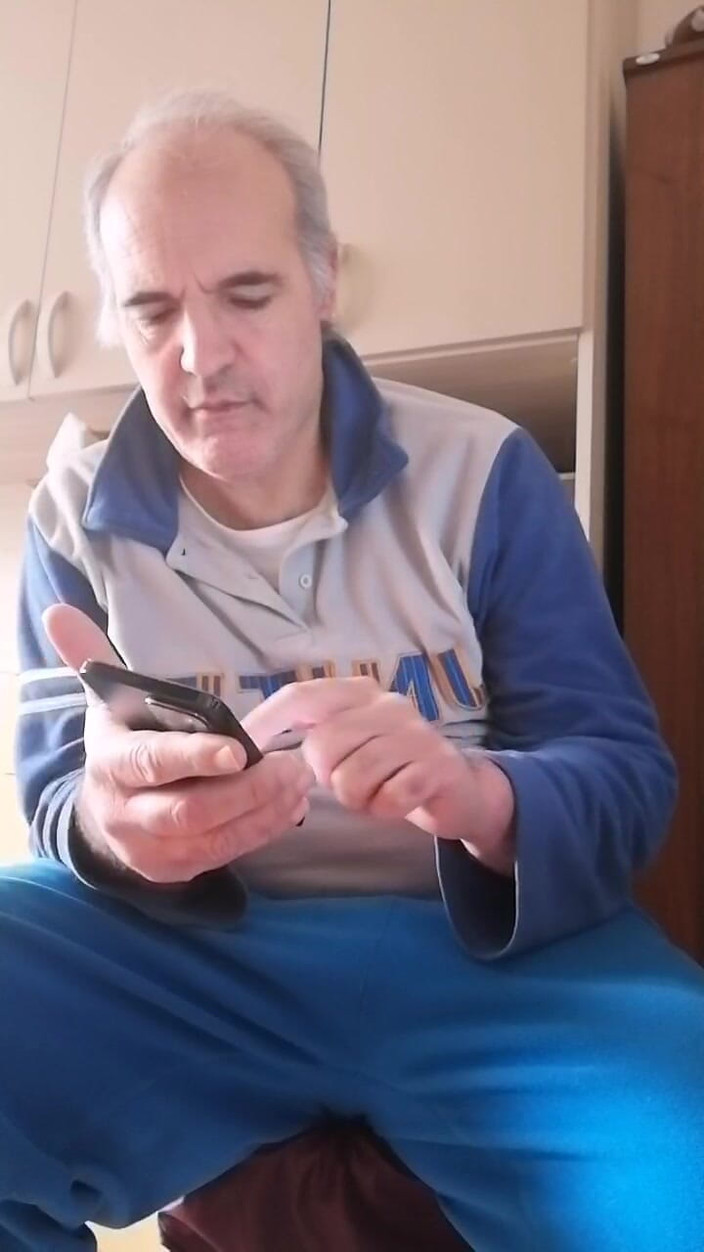 Setesesso7: Honím si tvrdý penis a strčím prsty do otevřeného zadku