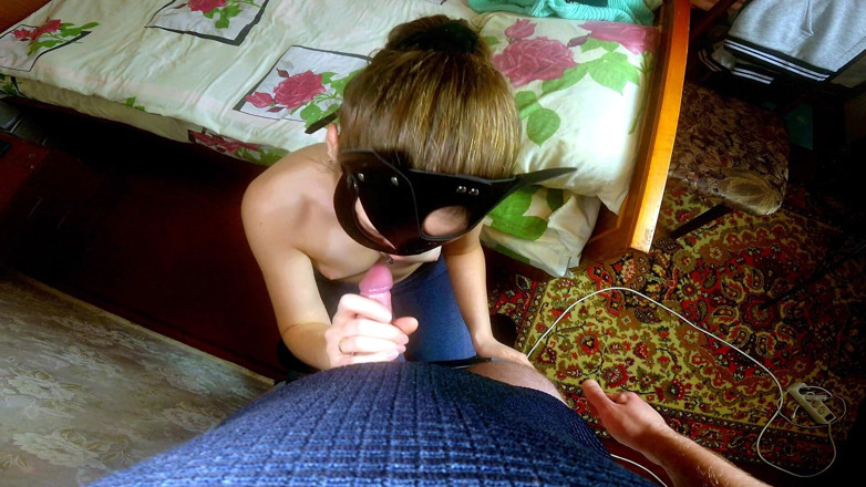 Love_Adventures: Hermanastra le hace una mamada a su hermanastro! ¡Le llenó la...