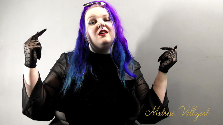 Mxtress Valleycat: Sucking the life out of you