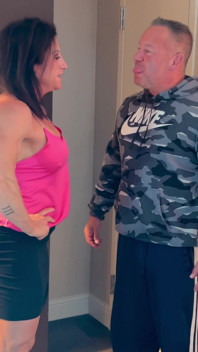 Musculosa milf folla y chorrea para el padrastro