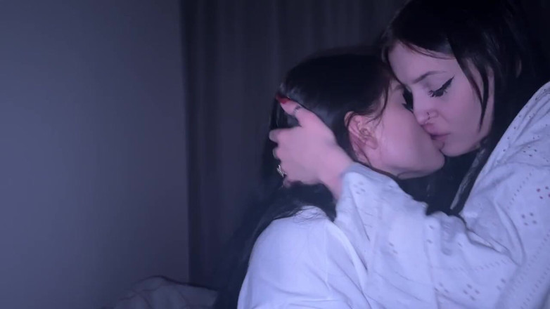 LuchCrush: Der leidenschaftlichste grobe lesbensex