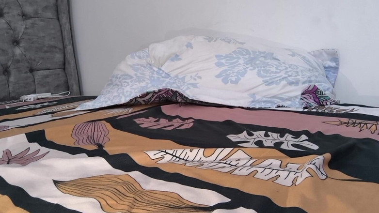 PATY PATY: 継娘が先生に自分の膣を見せた後、クリーミーなオーガズムを迎える