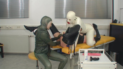 Rubber & Clinic Studio - 1ATOYS: Getah nakal memuktamadkan