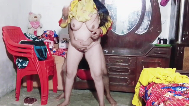Abida sexy: Desi Bhabi Cheating with Her Husband's Friends