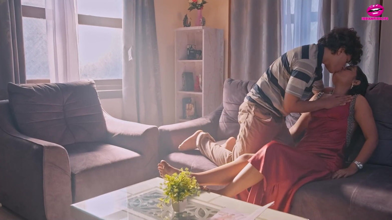 Indianpinklips: Cuñado atrapó bhabhi desnudando en mal