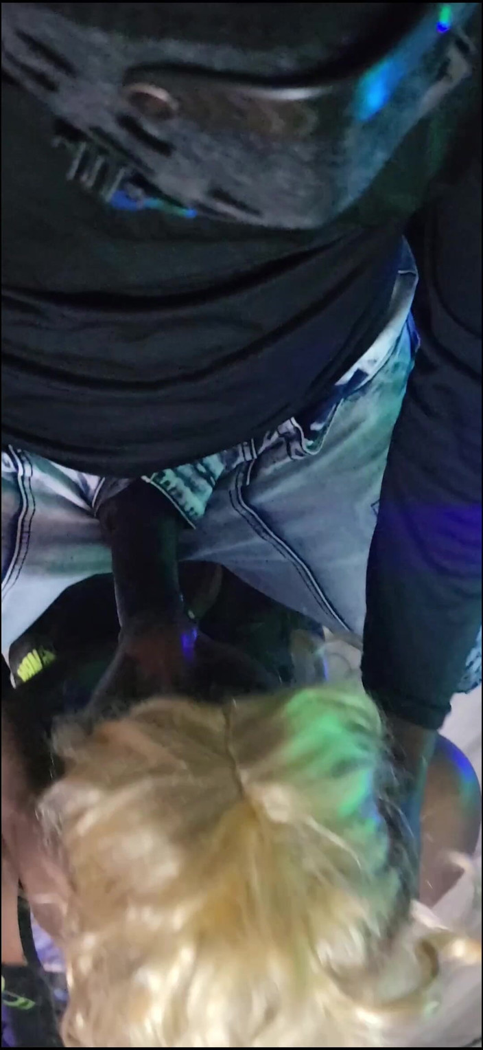 Wondahead21: Überkopf-kamera von weißer cd-hure, die fleisch isst und schluckt ️