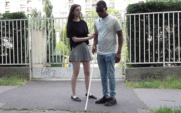 Only Taboo: 偽の盲目の大きな黒いコックおじいちゃんのための幸運な日