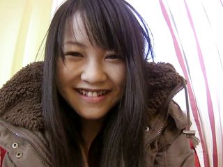 Asiatiques: Una pelosa ragazza orientale si fa sborrare la figa al...