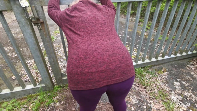 Bouncy Tits Action: 裸になって、君の胸を罰させて