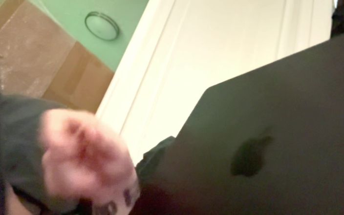 Not your average joe: Îmi pare rău că am stropit camera