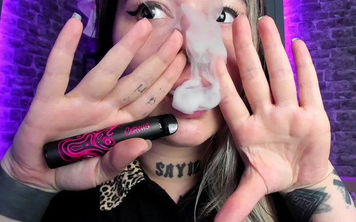 MessalinaHorror: Vaping