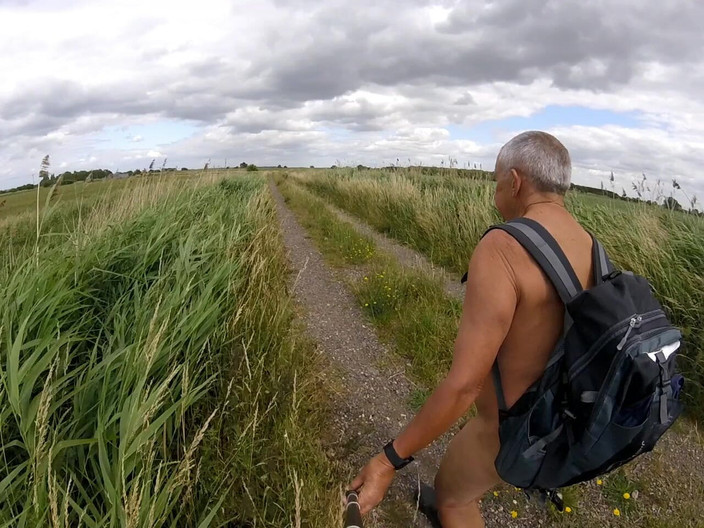 Andy: 步行 42 2025