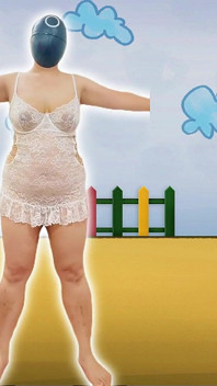 มิสสควิดออกกำลังกายในชุดชั้นในสีขาว