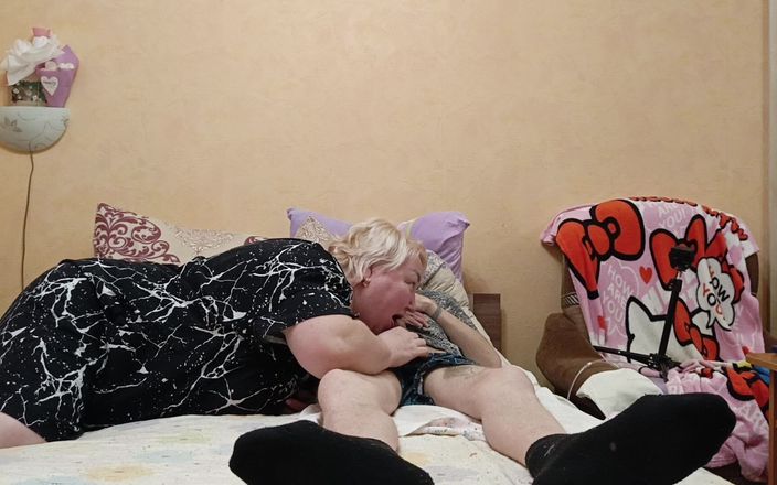 Zona901: Sousedka kouří každou poslední kapku spermatu z ptáka