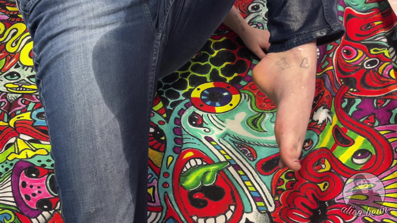 Alice Bean: Juggle Wetting