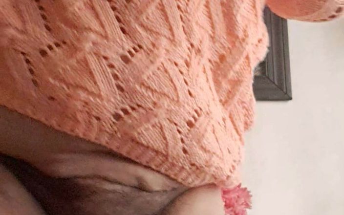 Mommy big hairy pussy: Tidying up One Morning Without Panties