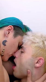 The Kiss Was so Good I Had to Ejaculate Inside