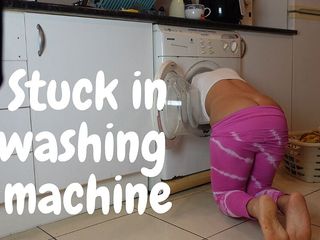 AnittaGoddess: Oh no, i&#039;m stuck in washing machine