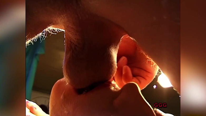 Threesome and GangBang: Imunda Morena Chupa Pau E Recebe Gozada Facial