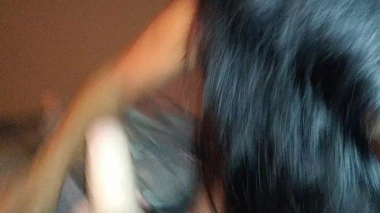 Pussy hound: Ratu saiz menunggang lengan zakar besar