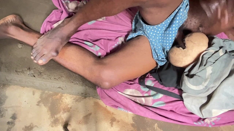Bangcum8: मेरी बड़ी गांड वाली रंडी के साथ पैर सेक्स