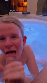 Riskanter Geiler kouření Im Spa! Voll na obličej v Meine Fresse