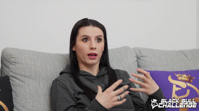 Black bull challenge: ブラックブルチャレンジのネリー・ケントインタビューとストリップティーズ