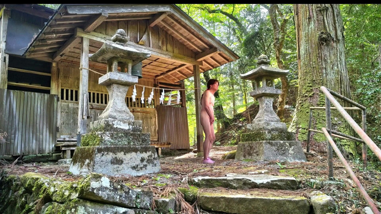 Pai-chan: Nude Shrine