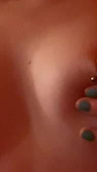 Поклоняйтеся моїм цицькам і соскам