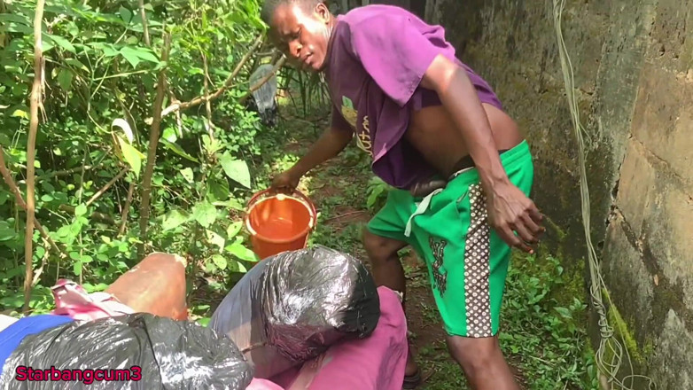 Bangcum8: ぽっちゃりした服で絶頂しようとする最も太ったペニスが射精しようとしているが、そうではない